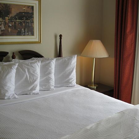 Chisholm Suite Hotel Duncan Pokój zdjęcie