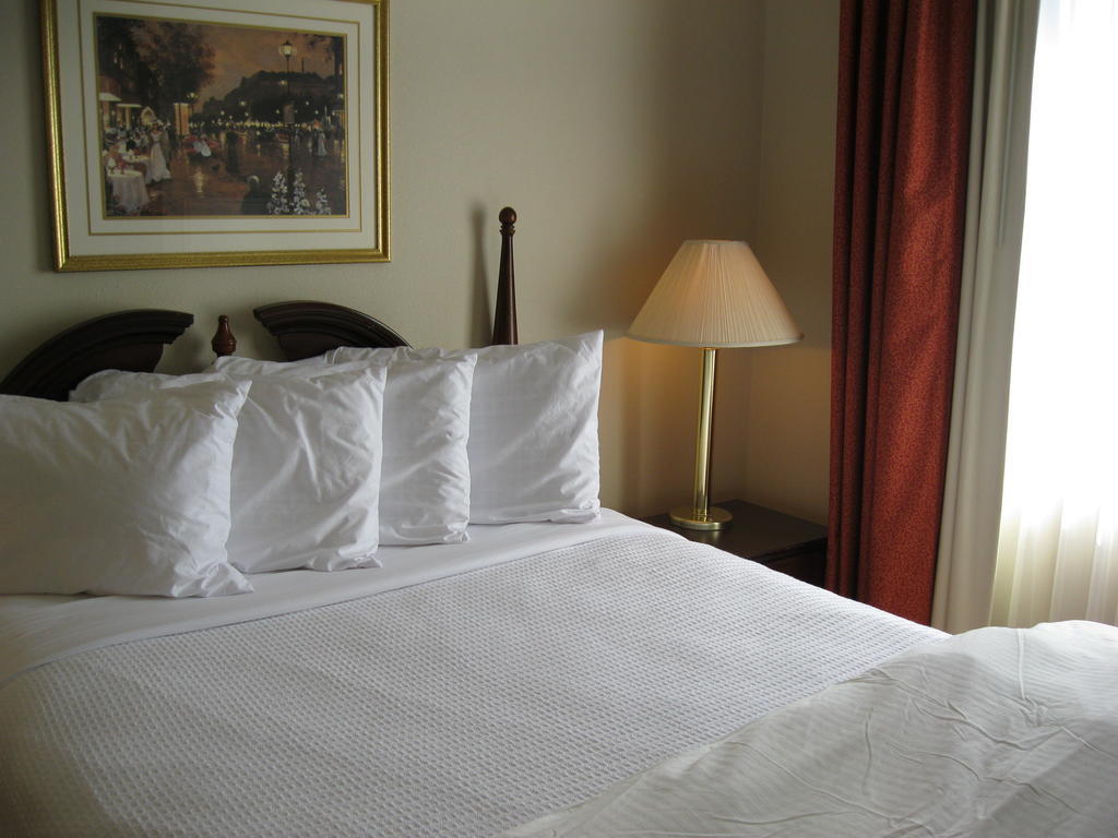 Chisholm Suite Hotel Duncan Pokój zdjęcie